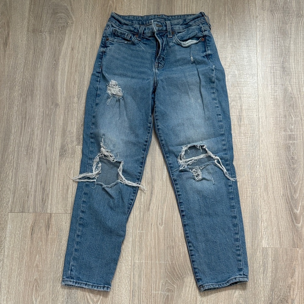 Old Navy Distressed Boyfriend Jeans in Medium Blue